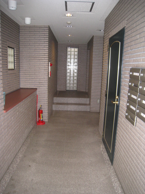 21/28 エントランス