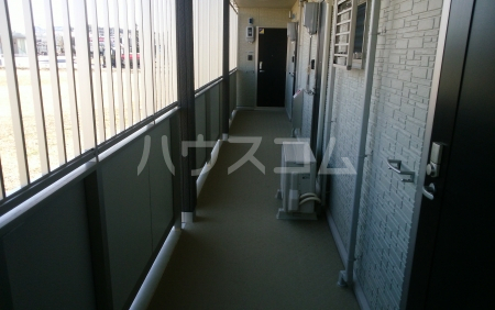 21/30 エントランス