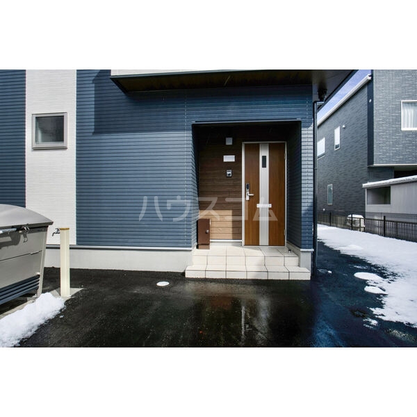 13/17 エントランス