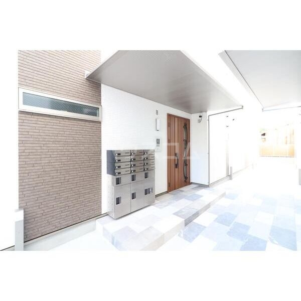 15/15 エントランス