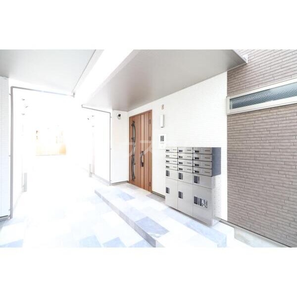 14/20 エントランス