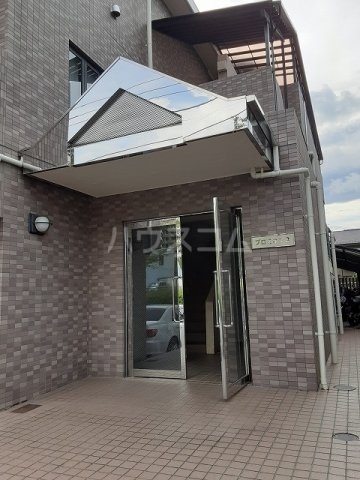 23/26 エントランス