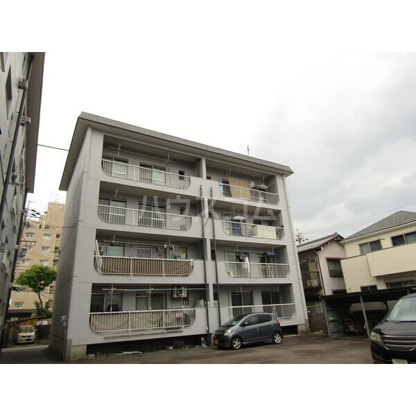 16/26 エントランス