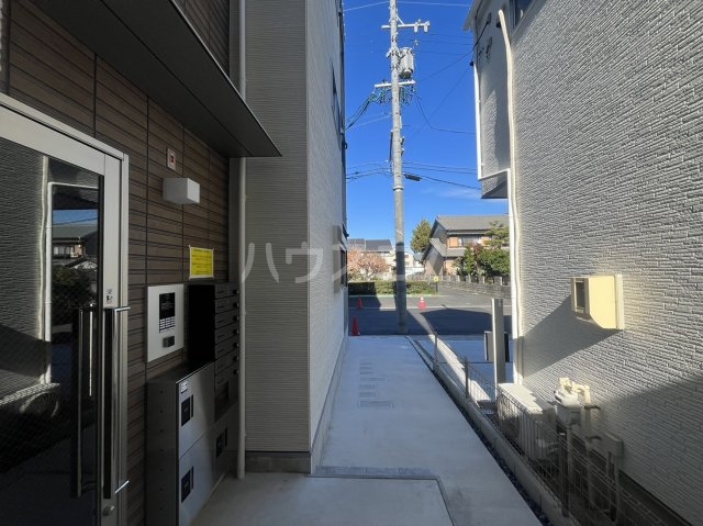 22/30 エントランス