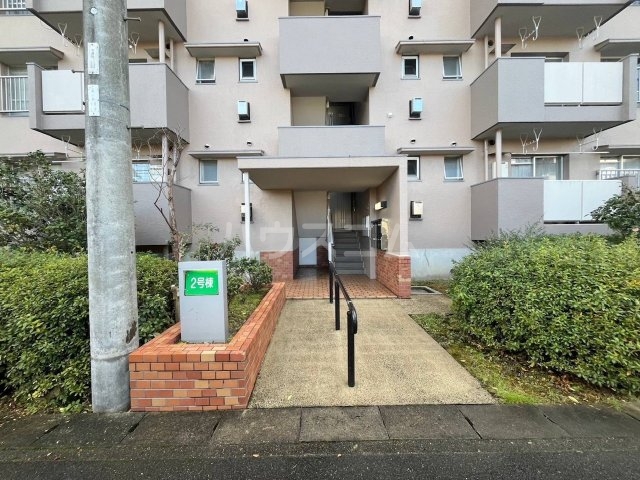 23/23 エントランス