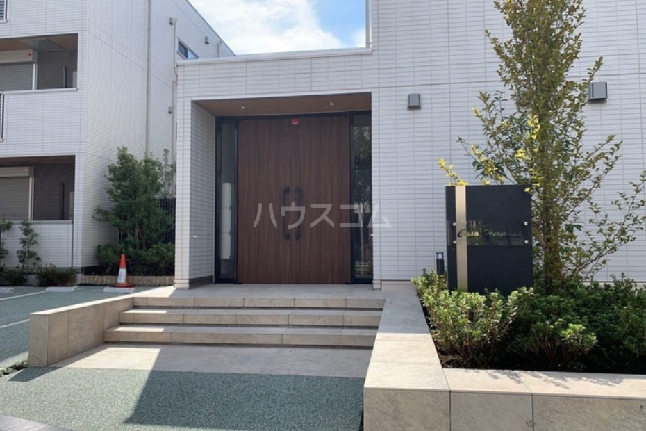 18/28 エントランス