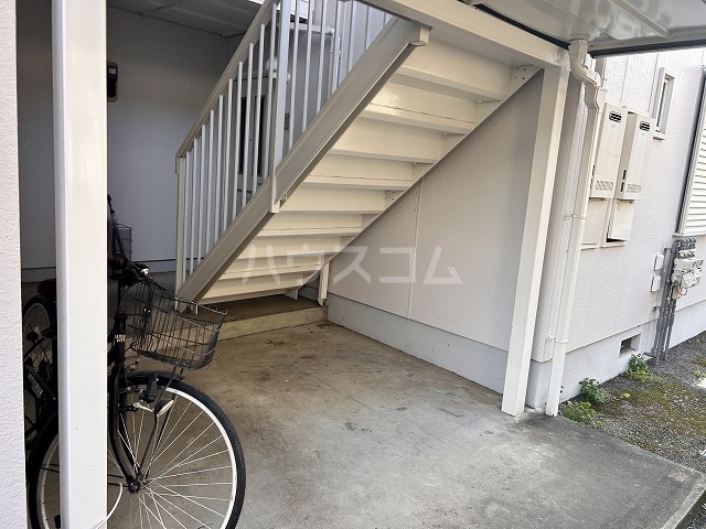 24/28 エントランス