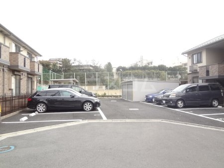 22/30 駐車場