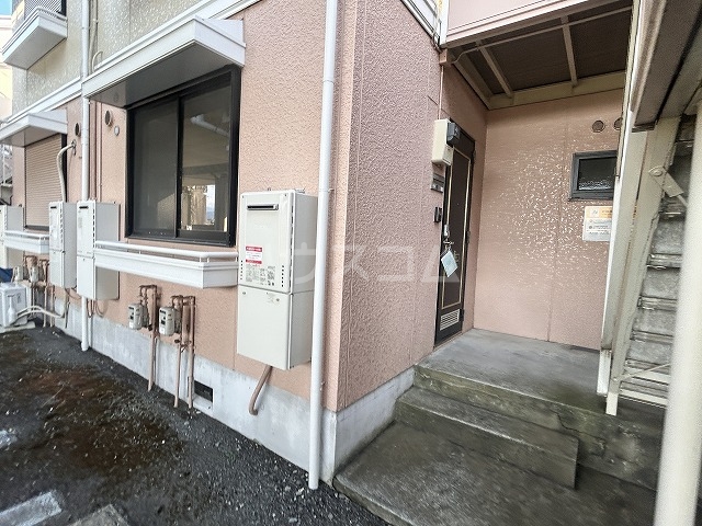 28/30 エントランス