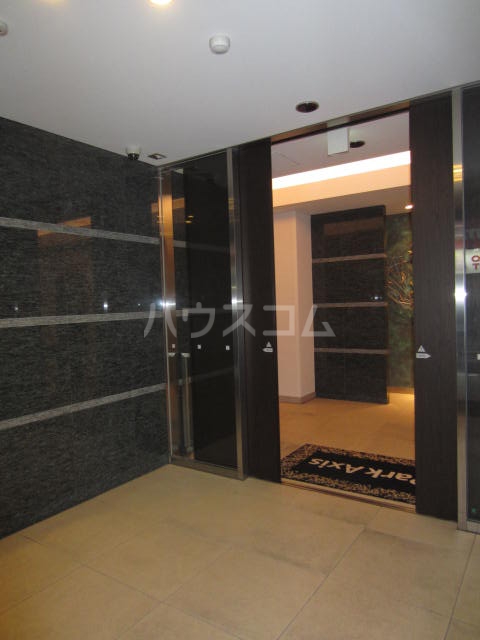 18/28 エントランス