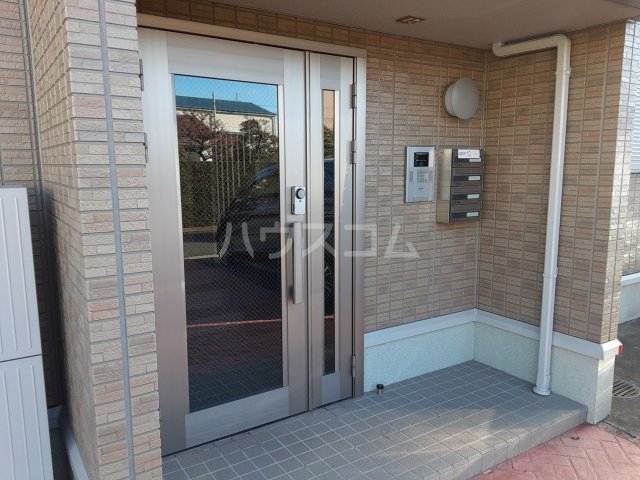 21/30 エントランス