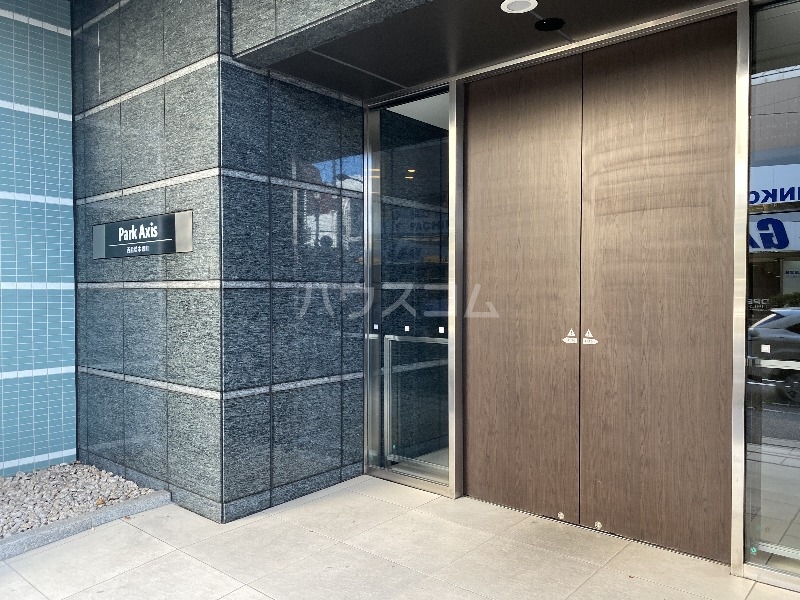 28/30 エントランス