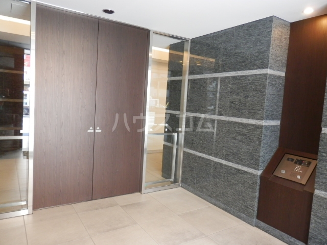 20/30 エントランス