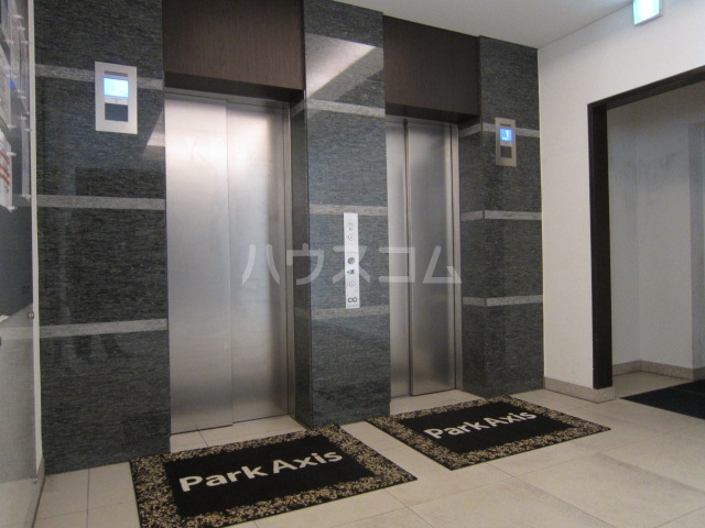 21/30 エントランス