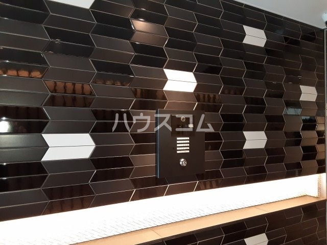 21/30 エントランス