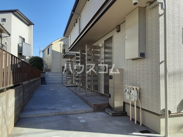 25/30 エントランス