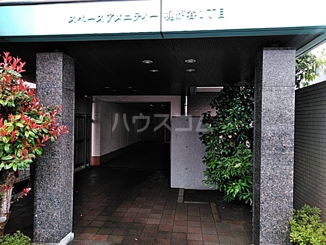 25/30 エントランス