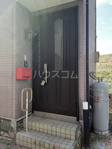 28/30 エントランス