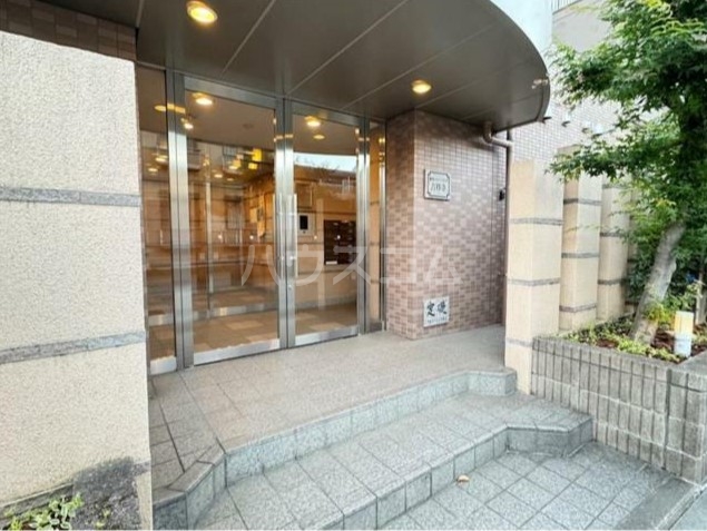 19/29 エントランス