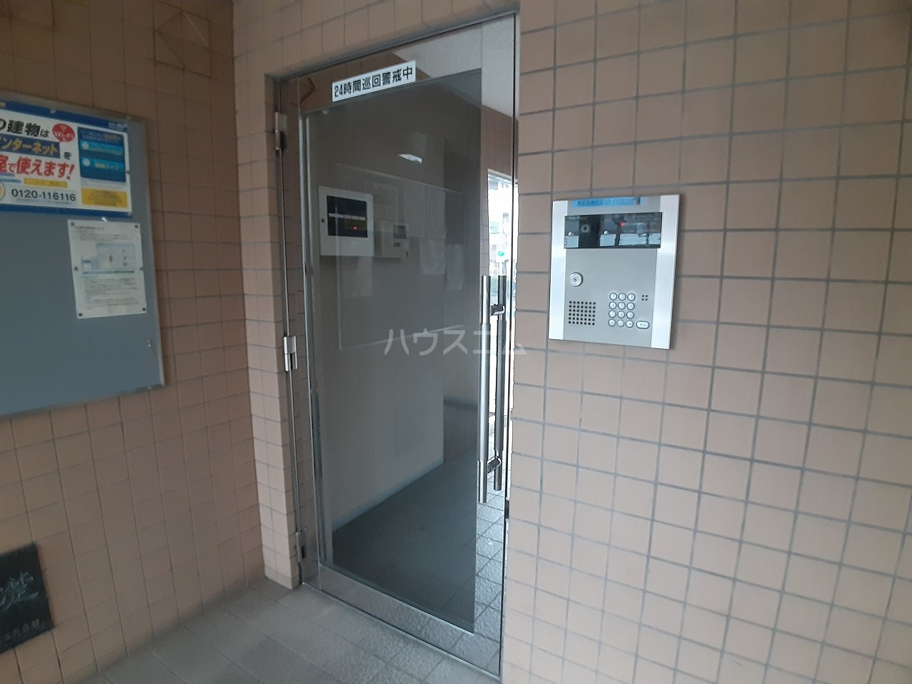 25/30 エントランス