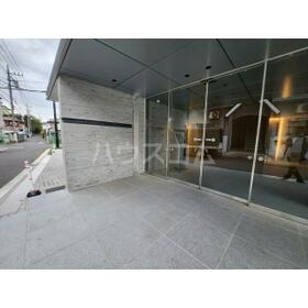 24/30 エントランス