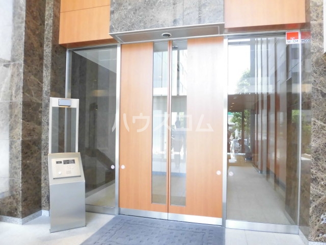 21/25 エントランス