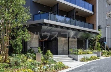 16/27 エントランス