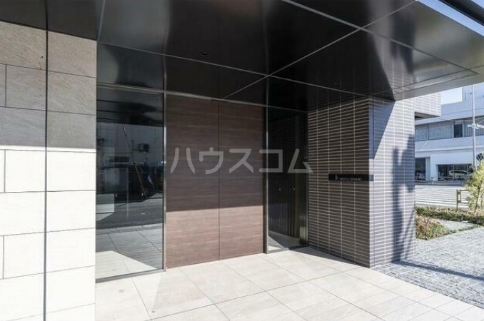 13/22 エントランス