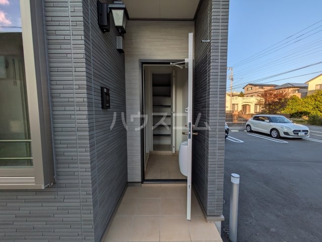 28/30 エントランス