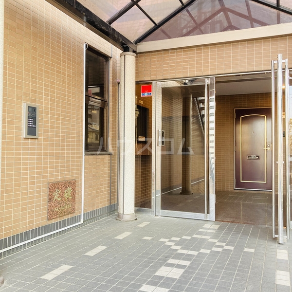 13/22 エントランス