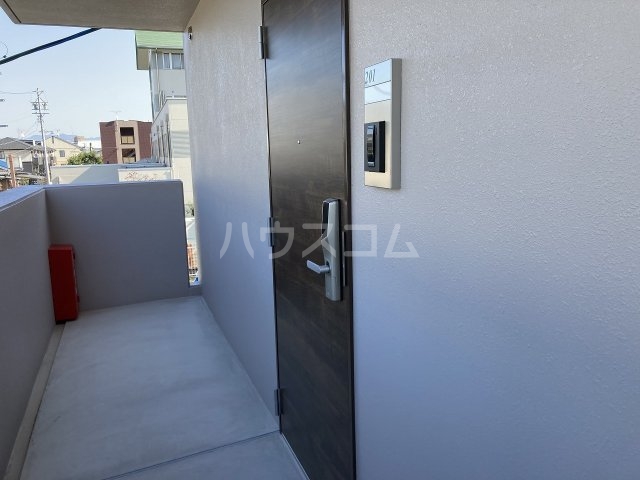13/30 玄関