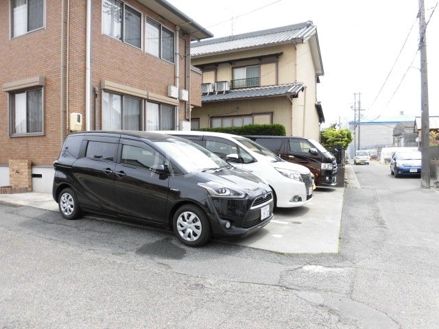 14/17 駐車場