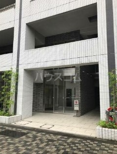 15/21 エントランス