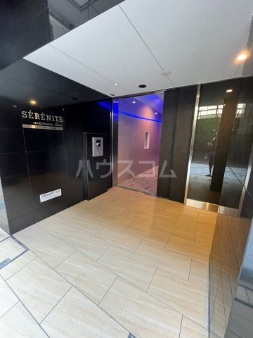 21/30 エントランス