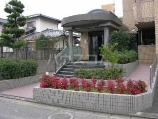13/16 エントランス