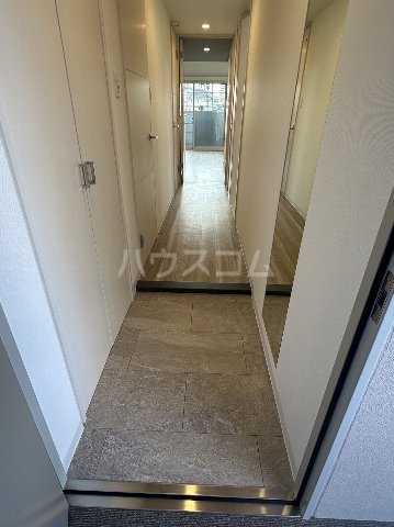 16/30 玄関