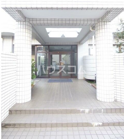 17/18 エントランス