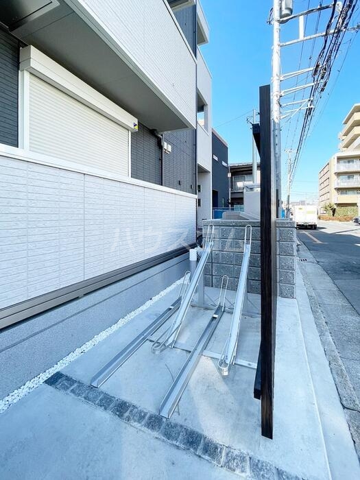 22/25 エントランス