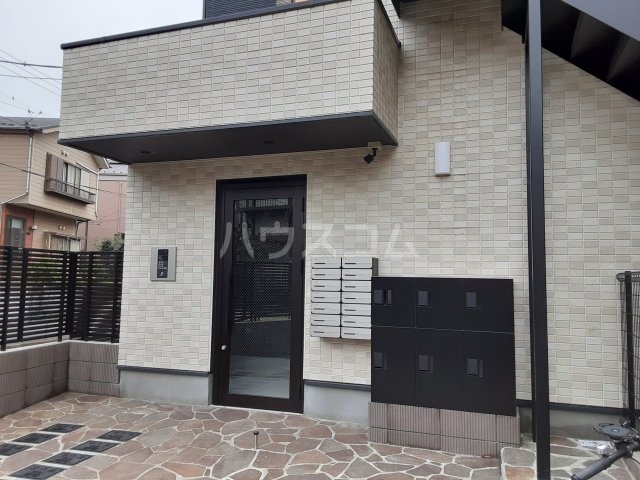 28/30 エントランス