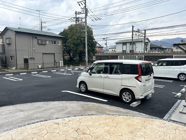 23/29 駐車場