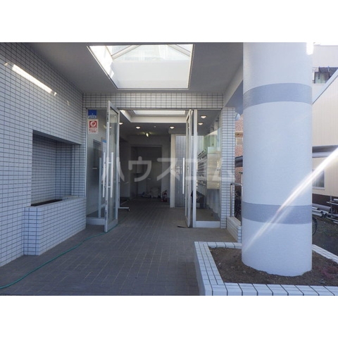 17/26 エントランス