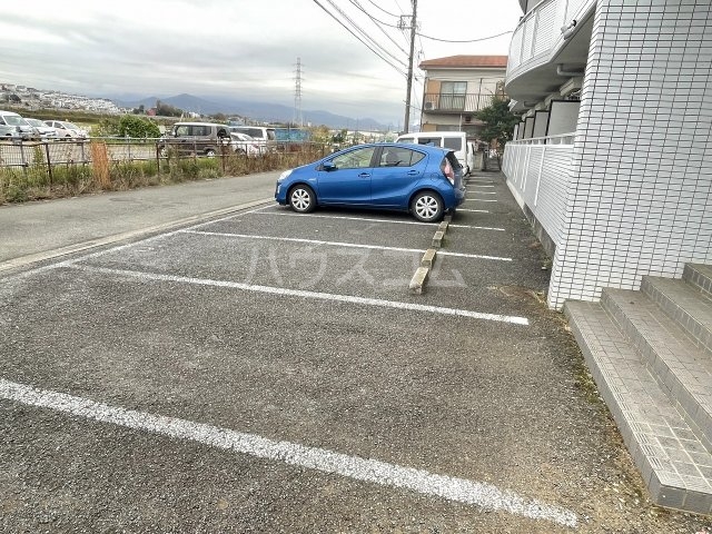 18/26 駐車場