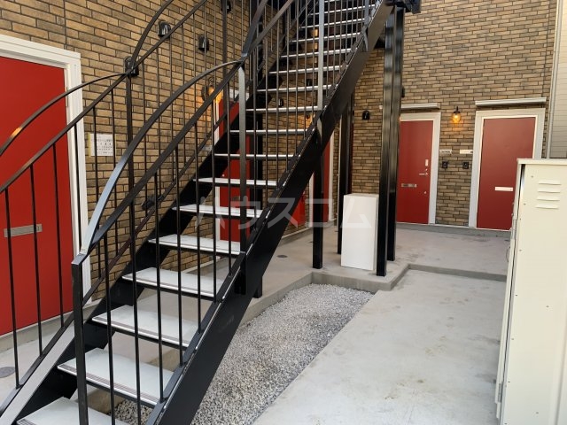 17/25 エントランス