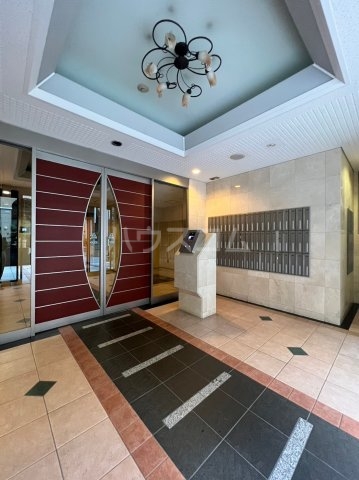 28/29 エントランス