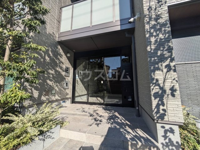 21/25 エントランス