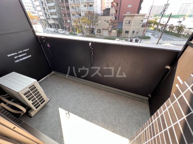 19/28 バルコニー