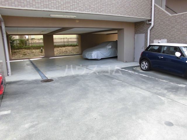 21/30 駐車場