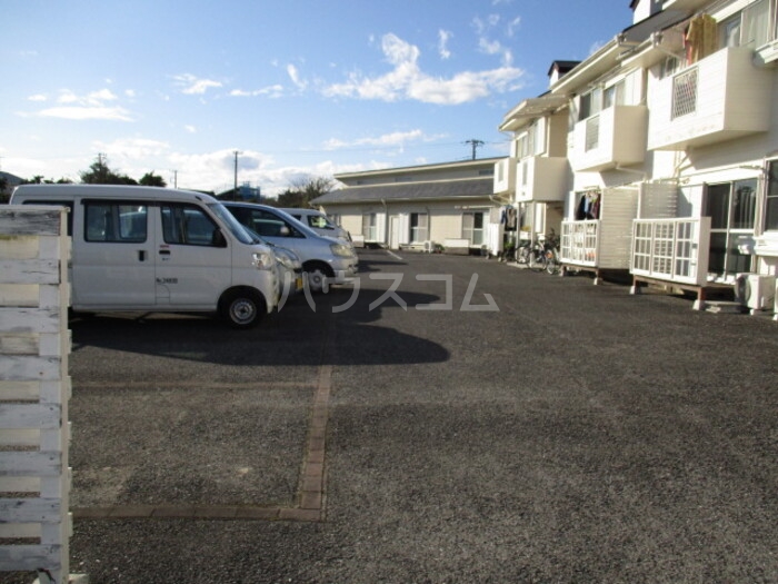 17/17 駐車場