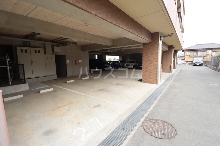 25/30 駐車場