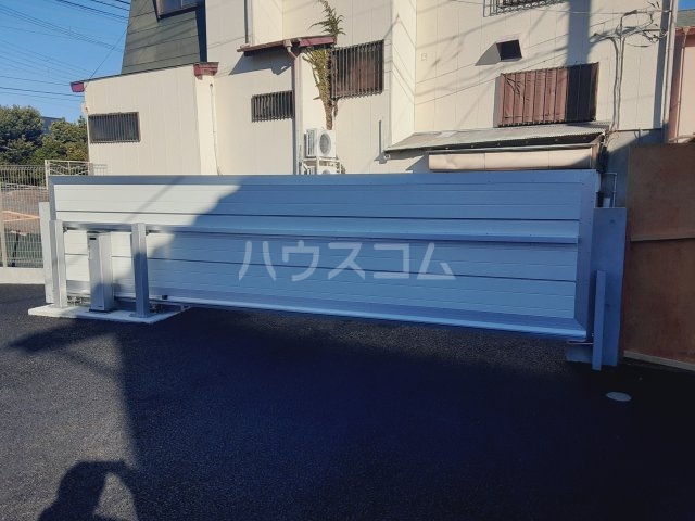 28/30 エントランス